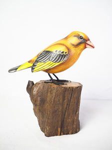 Chardonneret américain Figurine en bois massif écologique Couleur oiseau véritable 15cm Décoration de table Jardin et maison - Product Image 2