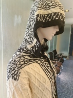 Kardigan Wanita Berkerudung BSCI/WRAP Gaya Nordik Pola Putih Hitam Rajutan Terbuka di Depan Jaket Kasual