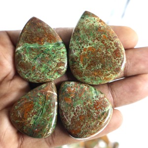 Vente en gros de cristaux authentiques en forme de poire en vrac de haute qualité chrysoprase naturelle de Madagascar de Jaipur - Product Image 3