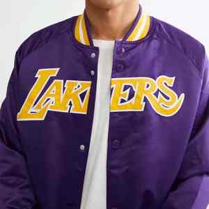 Veste en satin personnalisée, veste de baseball en satin violet, veste bomber brodée personnalisée, veste en satin personnalisée pour hommes et femmes - Product Image 3