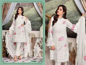 ชุดเดรสสำเร็จรูป 3 ชิ้น ผ้าไหมและเรยอนพิมพ์ลายดิจิทัล สไตล์ปากีสถานคลาสสิกสำหรับผู้หญิง บรรจุภัณฑ์พรีเมียม - Product Image 5