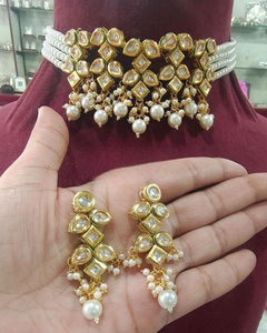 Conjunto de Collar Choker Kundan de Primera Calidad para Mujer con Trabajo Meenakari en la Parte Posterior, Perfecto para Bodas, Ocasiones Festivas y Fiestas - Product Image 1