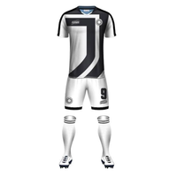 Ensemble de maillots d'entraînement de football unisexe populaire, respirant, avec logo personnalisé imprimé, 100% polyester, résistant à l'eau, pour hommes et femmes
