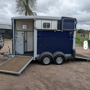 Descuento en Remolques Fox: Remolque para Caballos Azul de 2 Caballos con Eje Doble y Puerta Abatible - Product Image 5