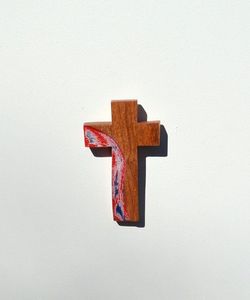 Precio al por mayor Cruz de resina última Cruz de madera hecha a mano elegante madera de acacia Jesucristo ornamento para Navidad - Product Image 2