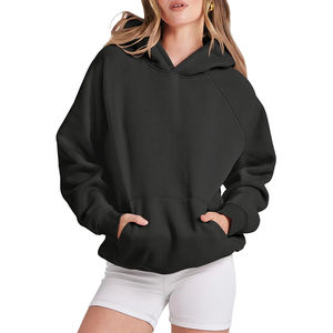 Ensemble à capuche en molleton de coton 100% pour femmes haut court et pantalon de survêtement pour l'hiver technique de teinture unie - Product Image 5