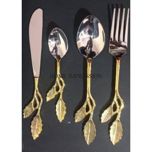 Juego de 4 Cuchillos, Tenedores y Cucharas con Mangos de Diseño Exclusivo Chapados en Oro, Juego de Cubiertos Modernos y Creativos para Cocina - Product Image 2