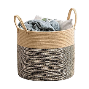 Panier de rangement en corde tissée beige et noire avec poignées Emballage personnalisé disponible à la vente depuis l'Inde - Product Image 1