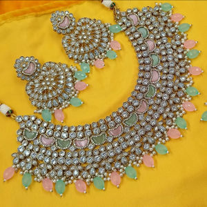 Nuevo diseño elegante chapado en oro tradicional Motipearl & Drop Kundan tachonado gargantilla collar pendiente Mangtika conjunto y conjunto de joyería Mujer - Product Image 1