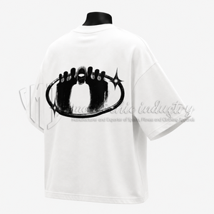 Camiseta blanca de manga corta para hombre con estampado de letras negras en el puño derecho, corte regular, estilo casual, tela de jersey 100% algodón - Product Image 4