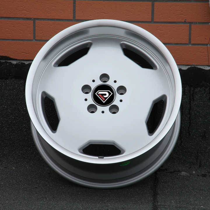 Wheelshome Old School Wheels 17 Inch with Silver Machined Lips