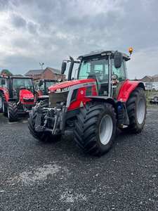 Tractor agrícola Massey Ferguson usado 4X4 Tractores con tracción en las 4 ruedas disponibles - Product Image 5