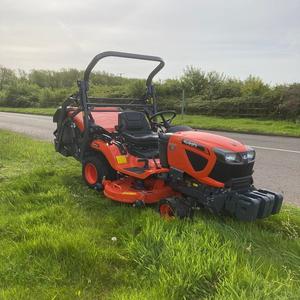 Kubota G261 HD High Tip Ride On Mower Mini Tractor de jardín Alta productividad 25 caballos de fuerza disponibles Entrega rápida hoy - Product Image 6
