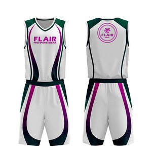 Ensemble d'uniformes de basketball personnalisables de haute qualité pour hommes – Hauts et shorts de sport respirants, antibactériens et anti-humidité - Product Image 3