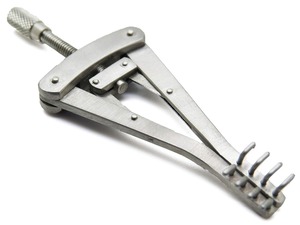 Écarteur cutané Alm auto-fixant à bout arrondi 4 pouces pour chirurgie générale, instruments manuels certifiés CE - Product Image 3