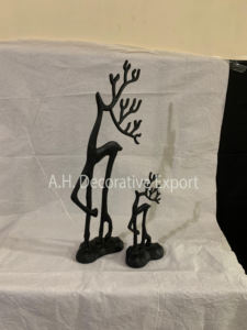 Haute qualité mat noir cerf Sculpture moderne bureau et maison décorative à la main en métal artisanat nouveau Design Animal Sculpture - Product Image 5