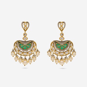 Pendientes de Corazón con Incrustaciones de Piedras Verdes Estilo Victoriano, Modelo 187774, para Bodas y Eventos - Product Image 1