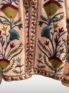 Abrigo de invierno hecho a mano para mujer con bordado Suzani, Chaqueta corta de tela TNT, elegante chaqueta Suzani - Product Image 3