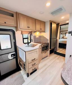 2024 Forest River Forester 2501TS Motorhome pour caravane voyage et usage domestique - Product Image 4