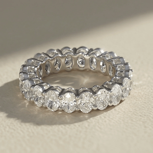 Bague d'éternité en diamant taille ovale en or blanc/rose et jaune 18 carats, bague de mariage entièrement sertie de diamants de laboratoire, bijoux de mariée - Product Image 4