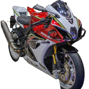 Moto sportive de piste à quatre cylindres de 1000 cm³ - Product Image 1