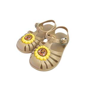 Pantuflas CSI-EH BCA para Mujer, Hechas a Mano en Java Central, Indonesia, para Uso Interior/Exterior en Otoño - Product Image 4