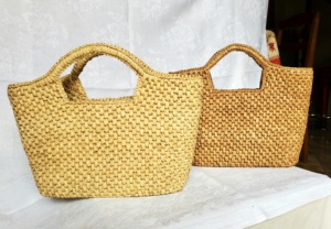 กระเป๋าถือถักไหมพรมขนาดเล็กทำด้วยมือทั้งหมดมีคุณสมบัติทนทาน - Product Image 5