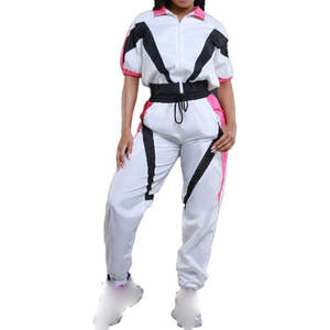 Vente en gros Ensemble survêtement en polyester coupe-vent d'hiver pour femmes 2 pièces Doublure en maille de poids moyen Streetwear imperméable et respirant - Product Image 4