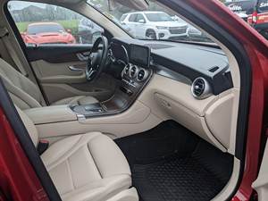 Mercedes-Benz GLC 300 AWD 4MATIC Turbo Premium d'occasion propre, année 2020 - Product Image 5