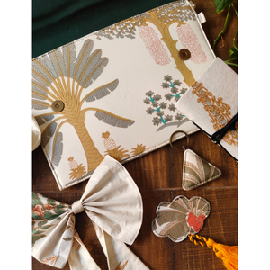 ชุดกระเป๋าคลัทช์ทรงปาล์มสีครีม 6 ชิ้น พร้อมอุปกรณ์เสริมเสื้อผ้าระดับพรีเมียม - Product Image 3