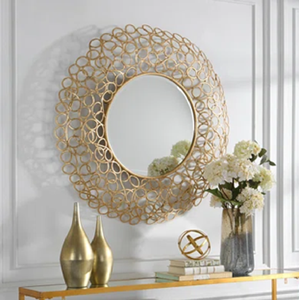 Espejo dorado adornado con remolinos y bordes festoneados, para un lujoso baño o entrada, disponible a precios de mayorista. - Product Image 6