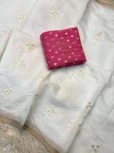 Sari de Seda de Algodón Chandari Puro y Suave con Borde de Zari, Diseño Jacquard Butti en Contraste Puro - Product Image 3