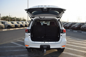 ใช้สำหรับ Fortuner 2020 RHD ดีเซลเทอร์โบ AWD SUV เบาะหนังแท้พร้อมยาง R19 - Product Image 3