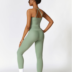 Conjunto de yoga personalizado completo transpirable bajo MOQ para mujer conjunto de mallas y Top hecho a medida de buena calidad para venta en línea - Product Image 2