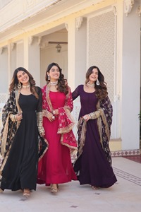 ชุดกาวน์บานปลอมแบบดั้งเดิมอินเดียกับ dupatta ปักเลื่อมงานปักที่น่าสนใจพร้อมขอบลูกไม้สำหรับขาย - Product Image 5