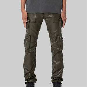 Pantalon cargo durable en cuir pour hommes avec ajustement classique pour décontracté et streetwear Pantalon cargo en cuir pour hommes élégants - Product Image 1