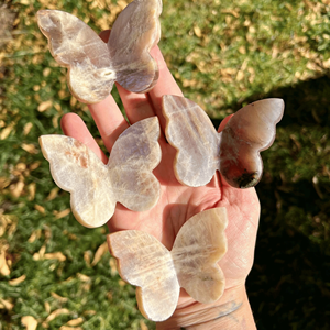 หินมูนสโตนรูปผีเสื้อ3D ทำมือรูปผีเสื้อหินคริสตัลเพื่อการรักษาของขวัญเรกิตกแต่งบ้านและดิสเพลย์ - Product Image 6