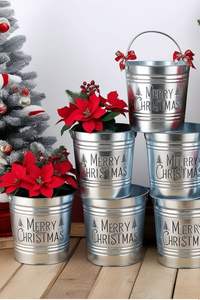 Seau de Noël en métal pour la décoration festive de la maison avec un design rustique parfait pour contenir des pommes de pin ornements cadeaux - Product Image 6