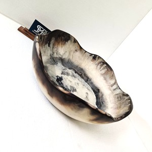 Grand bol décoratif en résine de qualité supérieure avec un design abstrait pour une décoration intérieure moderne, pièce maîtresse - Product Image 1