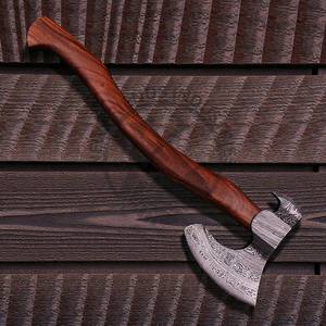 Hache de combat en acier Damas sur mesure de qualité supérieure, forgée à la main, hache de camping en plein air, hache de chasse, manche en bois de rose, fourreau - Product Image 3