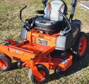 Cortadora de Césped de Giro Cero Kubota Z242KW-48 2025, Cortadora de Césped a Gasolina de 21.5 HP - Product Image 1