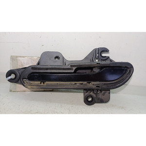 มือจับประตูด้านนอกด้านหน้าซ้ายเทสลารุ่น 3 ซีรีส์ 4528114-00-D 3D6 (17>) - Product Image 1