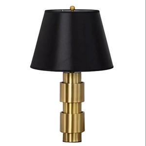 Decoración de mesas de latón Lámparas de metal Fabricante al por mayor Diseño moderno Dormitorio Lámparas de mesita de noche con pantalla - Product Image 1