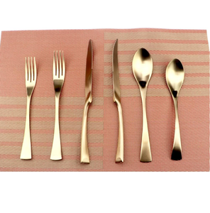 Utensilios de cocina de acero con espejo Juego de cubiertos de latón Cubiertos de mesa Tapa de color dorado y mango niquelado de latón - Product Image 1