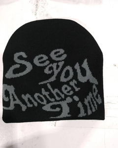 Gorro de invierno infantil de punto acrílico cálido y acogedor personalizado al por mayor, gorro con estampado en relieve, característica común de tela para niños con OEM - Product Image 4