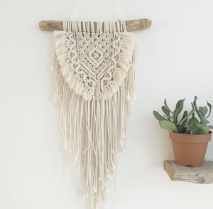 Colgante de pared de macramé estilo Boho con detalles hechos a mano para decoración de interiores de dormitorio o apartamento de oficina en casa - Product Image 5