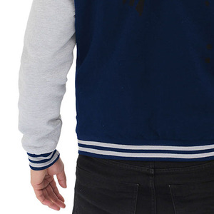 Chaqueta universitaria de lana de alta calidad para hombre de fabricación profesional con cuello con capucha y patrón de letras estilo informal para la temporada de invierno - Product Image 4