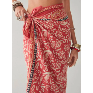 Pareo Elegante Tejido de Secado Rápido sin Mangas con Diseño Trenzado en Rojo Vibrante, Ajuste Holgado y Largo Maxi - Product Image 1