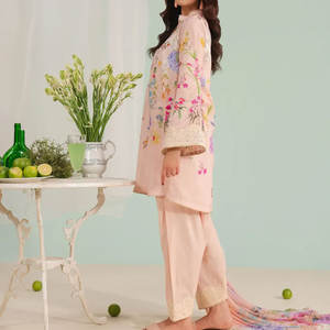 Shalwar Kameez Pakistaní Tradicional de Diseño Personalizado, Cómodo, de Algodón Suave, en Varios Colores para Mujer - Product Image 2