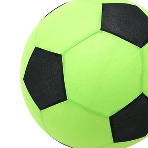 But de football d'entraînement intérieur personnalisable pour enfants avec matériau écologique, rétention d'air de 80 à 90 minutes, taille de jeu de football d'intérieur 4 - Product Image 2
